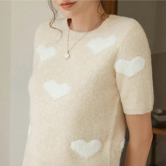 Cream/Tan and White Heart Design Knit Short Sleeve Sweater Size L - Picture 11 of 15
